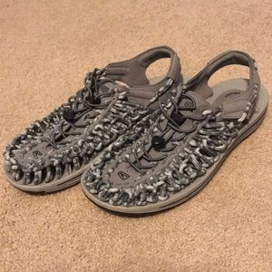 Grey Men’s Keen Uneek Sandals ( Size 11.5 US)